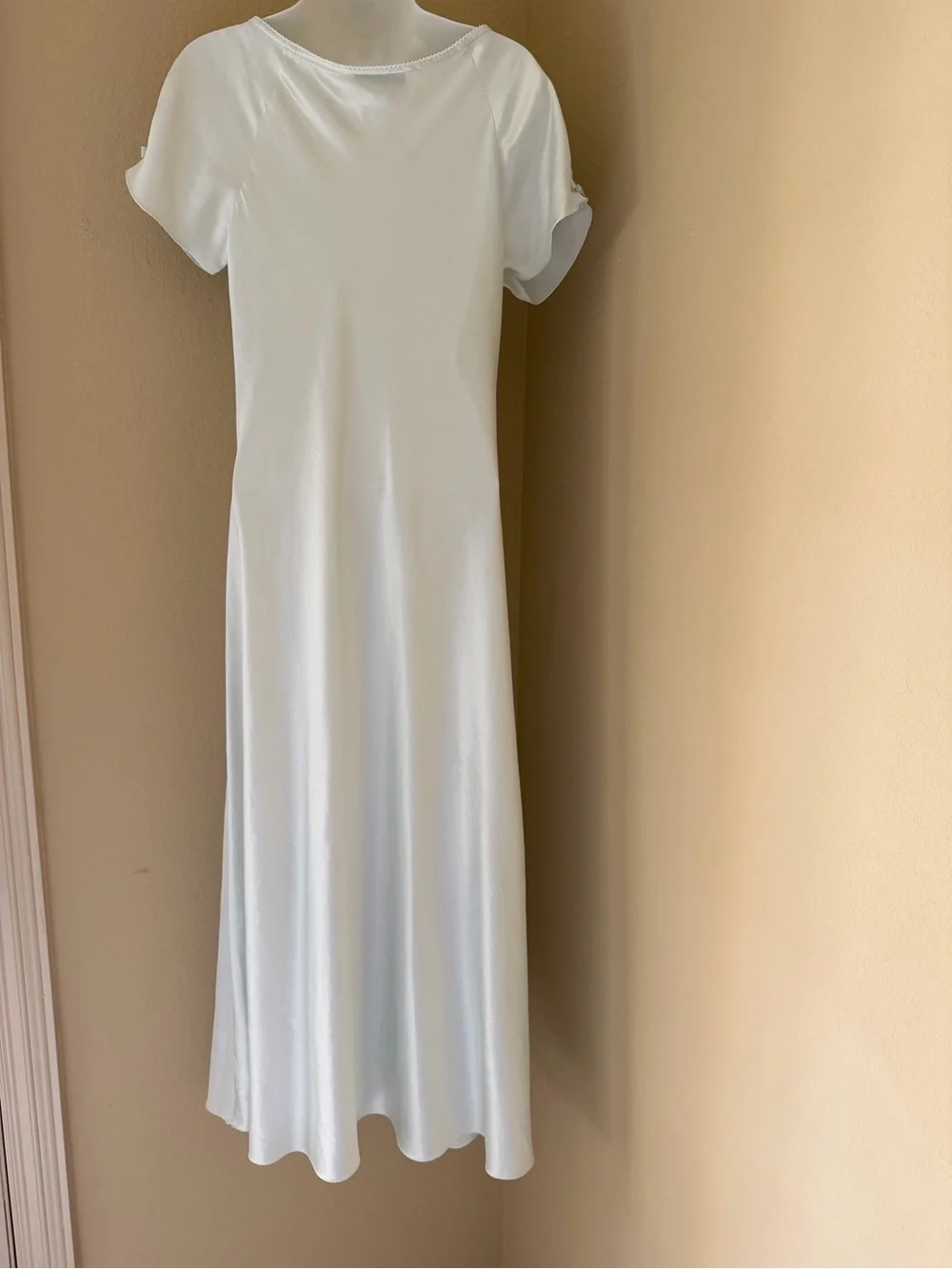 Oscar de la renta Satin-like Scoop-Neck Nightgown in sky-blue size small